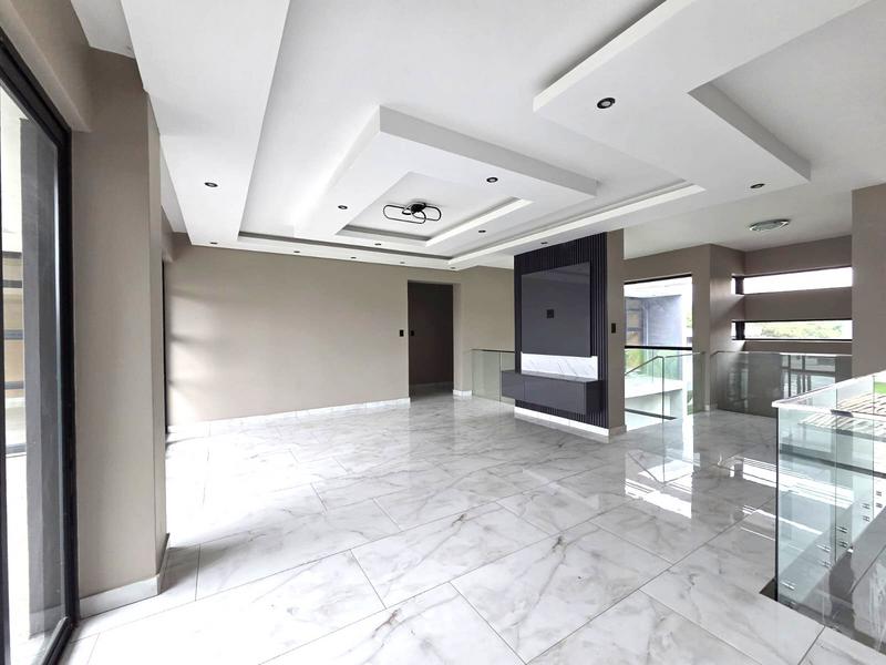 5 Bedroom Property for Sale in The Islands Estates North West